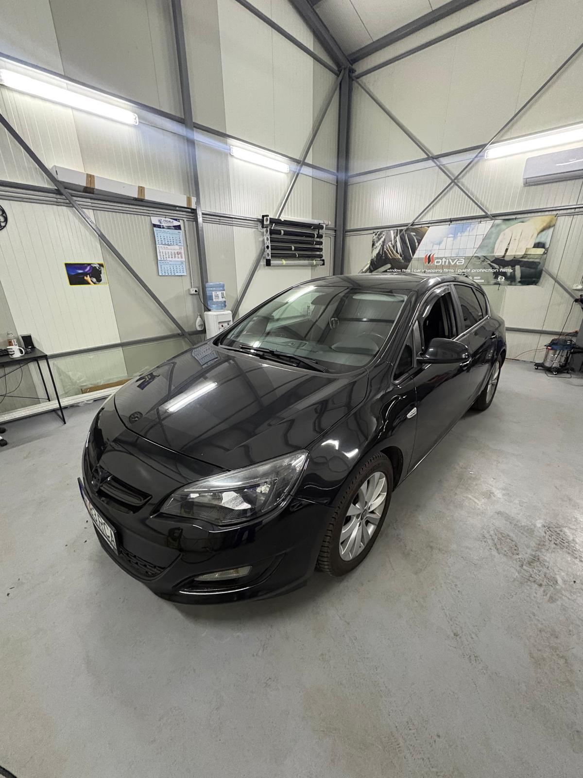 Colantare Opel Astra Negru